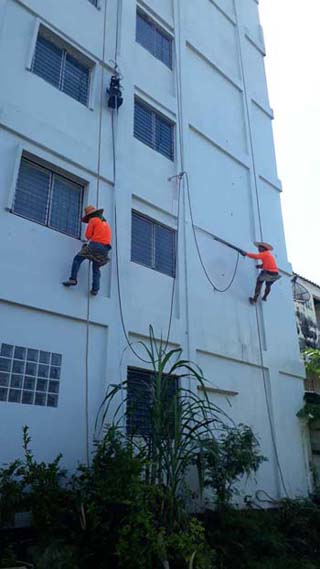 ช่างสีโรยตัว